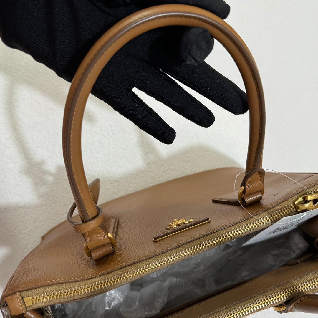 Prada Galleria Saffiano Leder Klein Tan Braun Handtasche mit Riemen 25cm 10