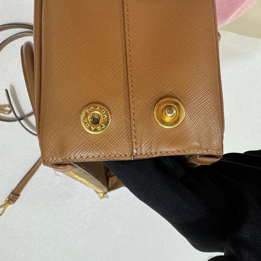 Prada Galleria Saffiano Leder Klein Tan Braun Handtasche mit Riemen 25cm 5