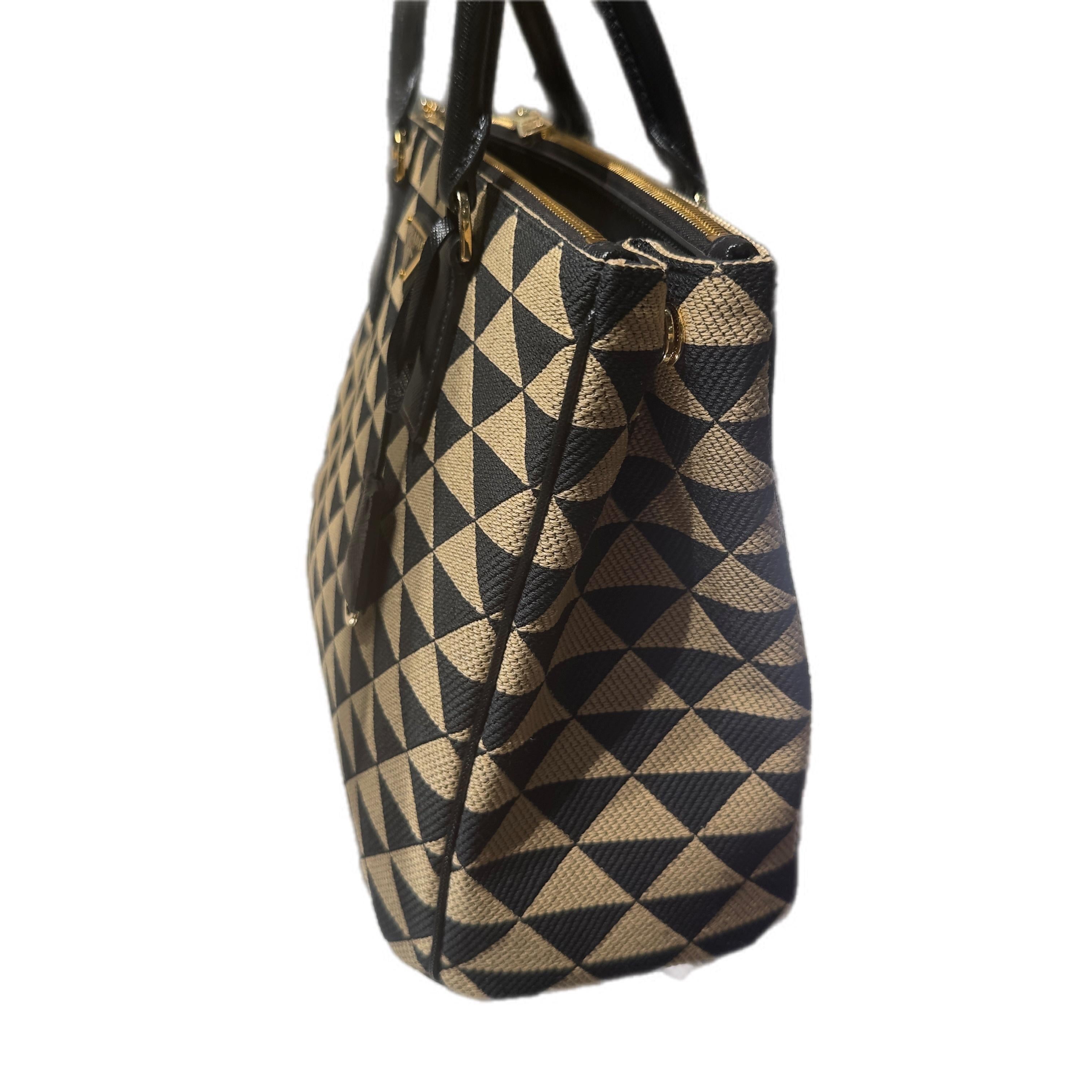 Prada Galleria geometric jacquard tote bag with black Saffiano leather and shoulder strap In New Condition For Sale In Basaluzzo, IT