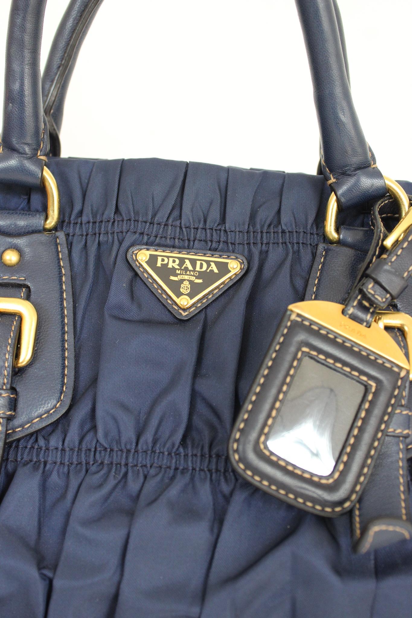 Prada Gaufre Baltic Blue Bag 2000s In Excellent Condition In Brindisi, Bt