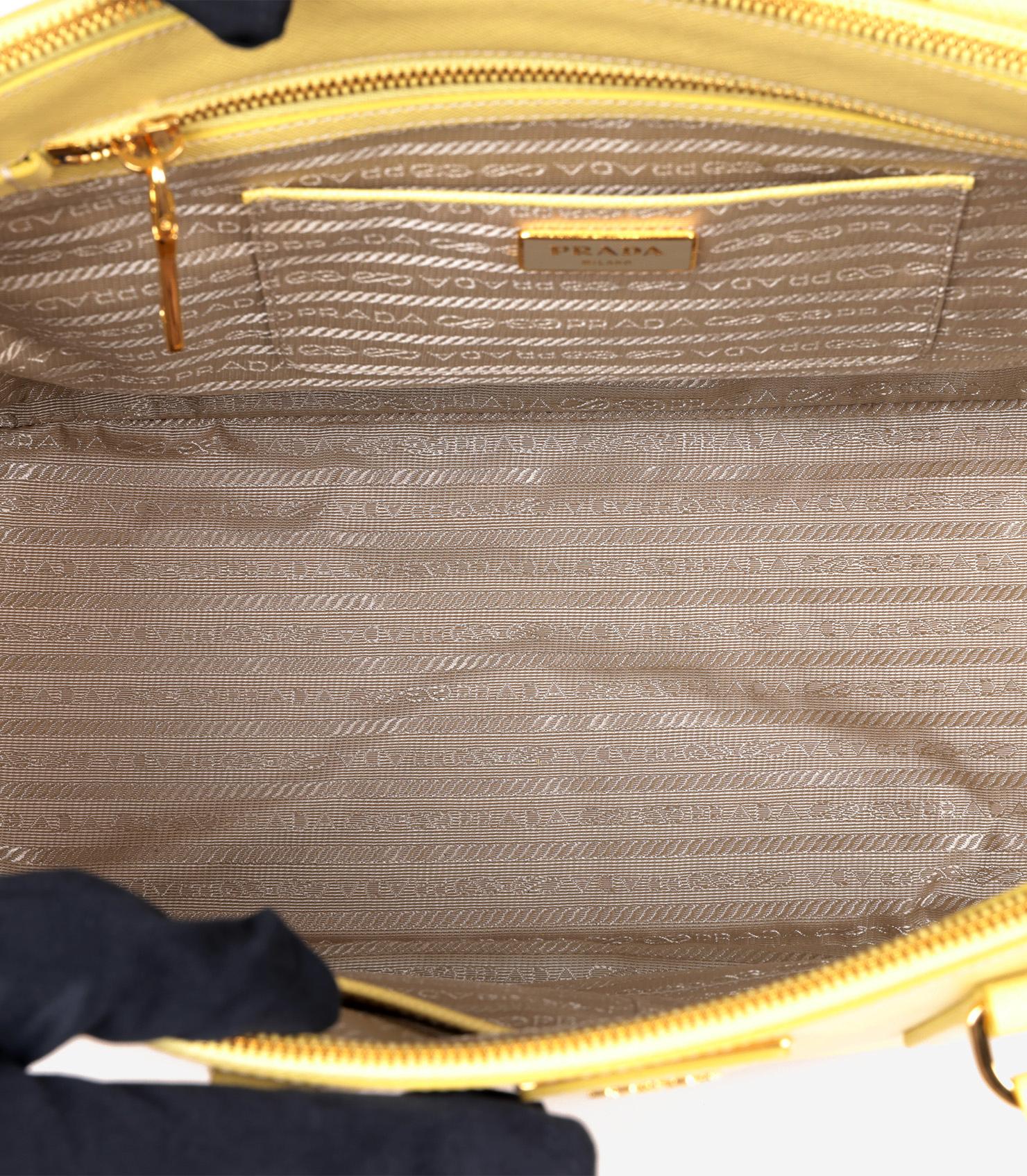 Bolso grande Prada Ginestra de piel saffiano Lux Galleria en venta 5