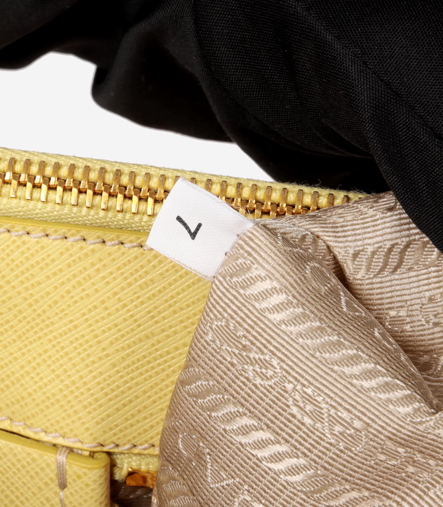 Bolso grande Prada Ginestra de piel saffiano Lux Galleria en venta 4