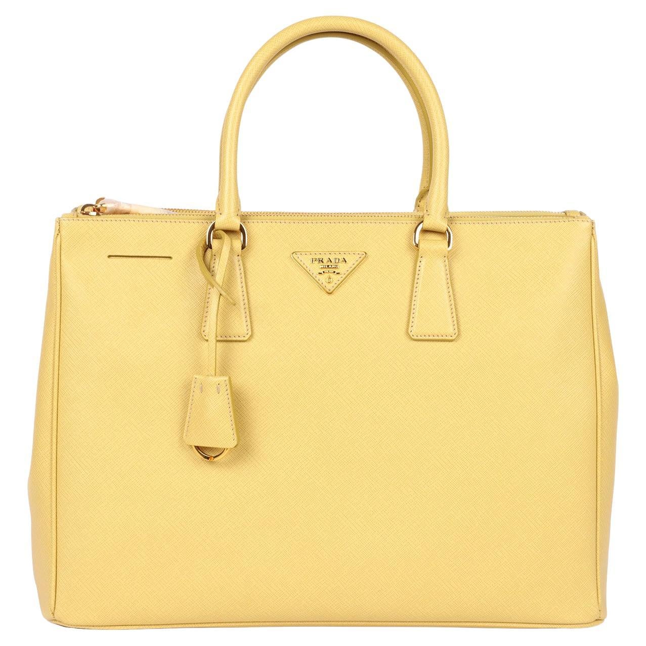 Bolso grande Prada Ginestra de piel saffiano Lux Galleria en venta