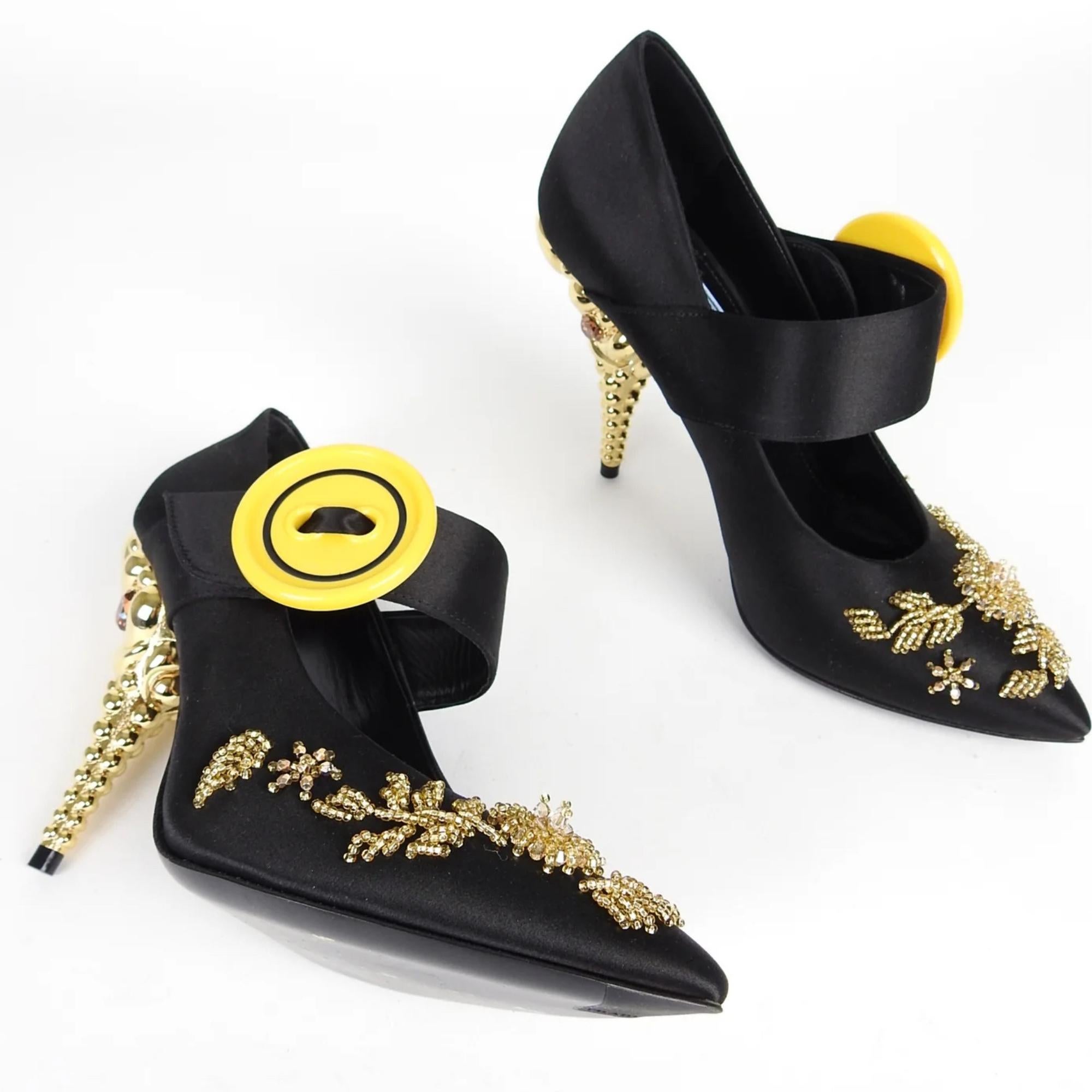Prada Gold Beads & Button Embellished Black Satin Heels (Us 6.5 37) In Excellent Condition For Sale In Montreal, Quebec