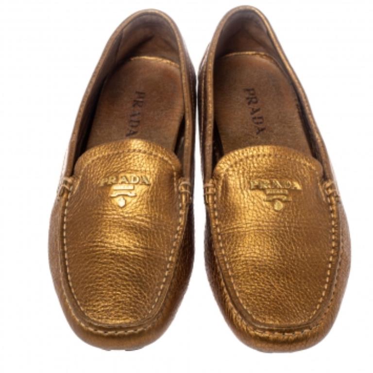 Prada Gold Leather Loafers Size 38.5 In Fair Condition For Sale In Dubai, Al Qouz 2