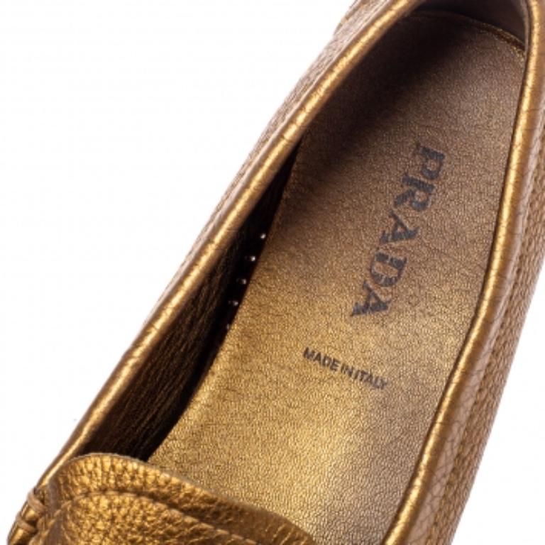 Women's Prada Gold Leather Loafers Size 38.5 For Sale