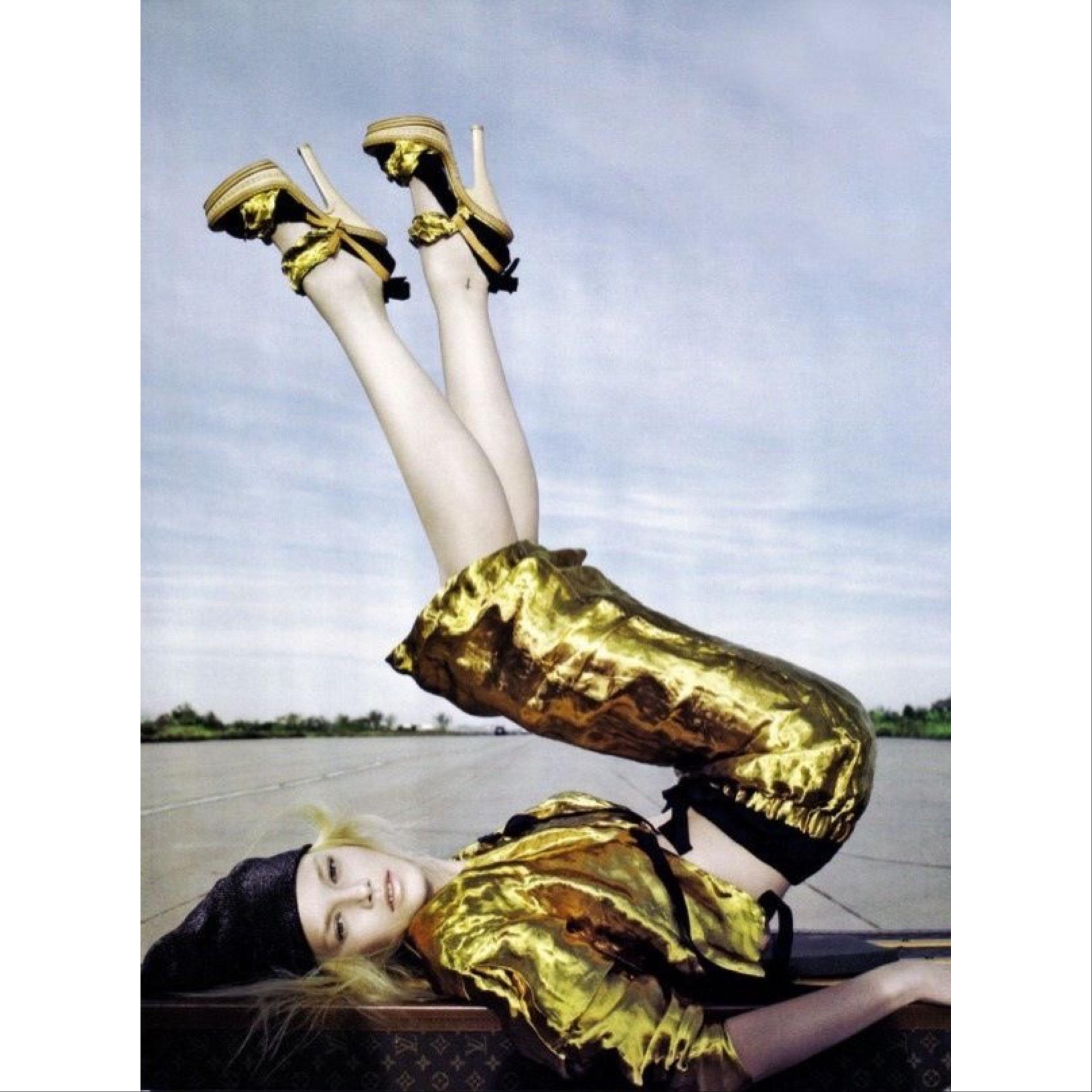 Prada Gold Metal Jacket Top & Skirt Set Spring 2009 en vente 8