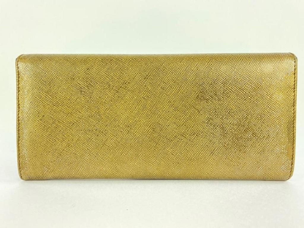 Prada Gold Saffiano Leather Flap Long Wallet 7PR128 In Good Condition In Dix hills, NY