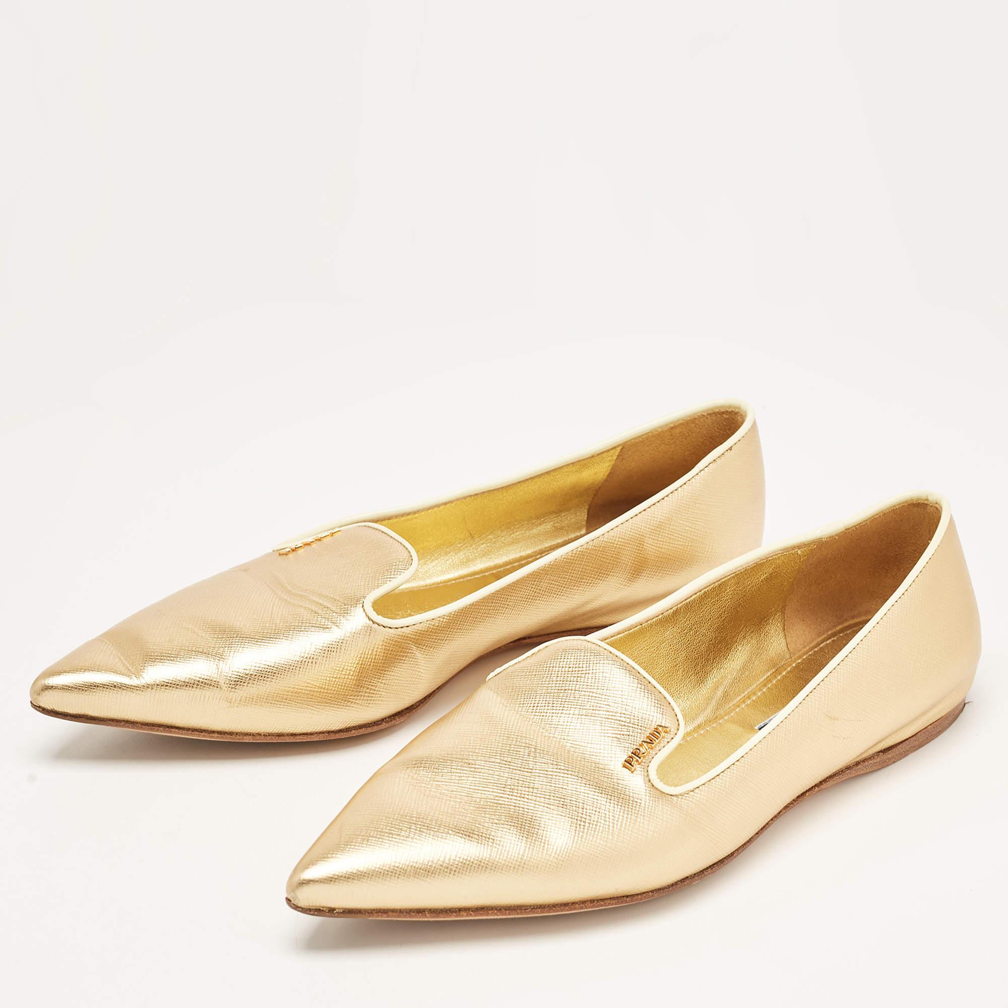 Women's Prada Gold Saffiano Leather Pointed Toe Ballet Flats Size 38 For Sale