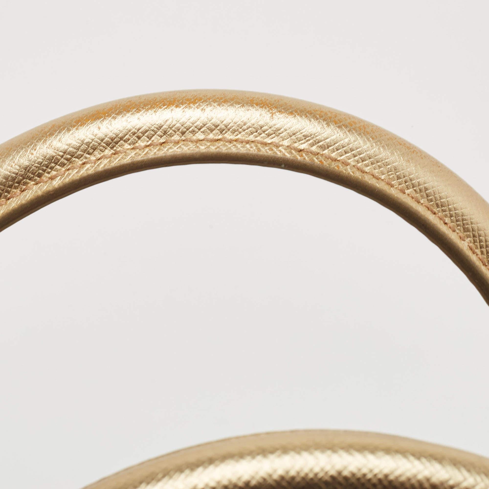 Prada Gold Saffiano Lux Leder Kleine Tasche mit doppeltem Reißverschluss 11