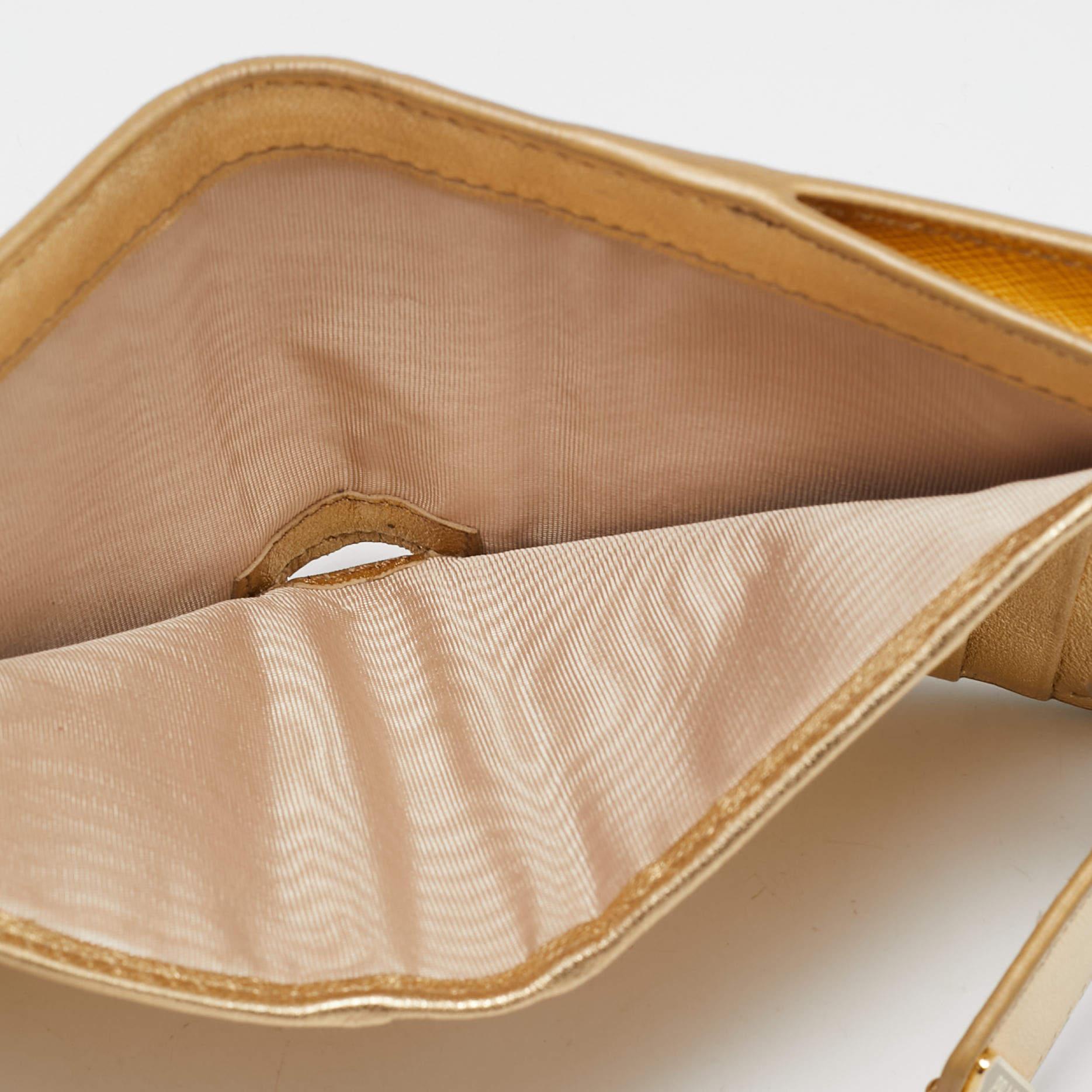 Prada Gold Saffiano Metal Leather Flap Zip Card Case In Good Condition In Dubai, Al Qouz 2