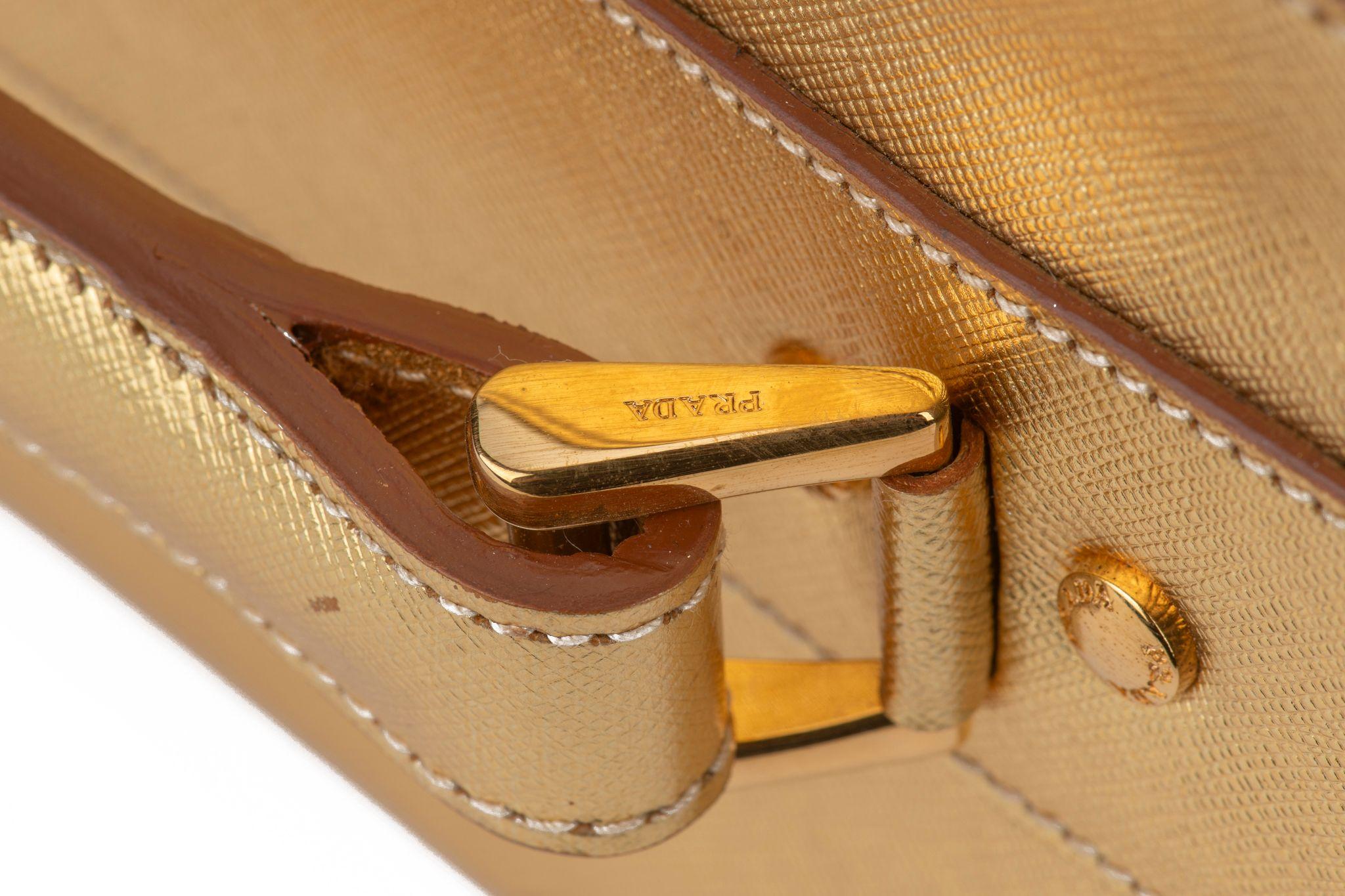 Prada Gold Saffiano Small Carry On Bag en vente 8