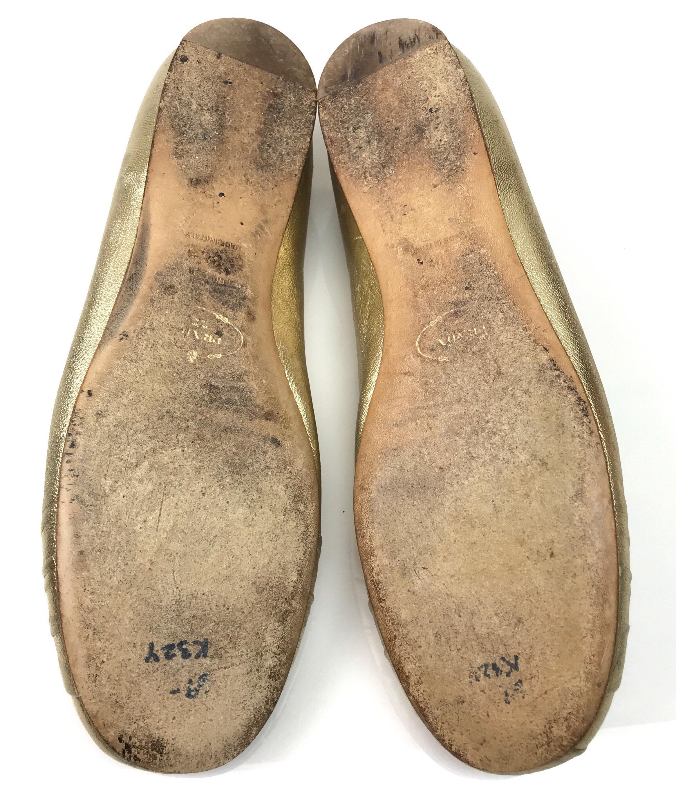 PRADA Gold Soft Leather Ballet Flat - 38 In Good Condition For Sale In West Palm Beach, FL