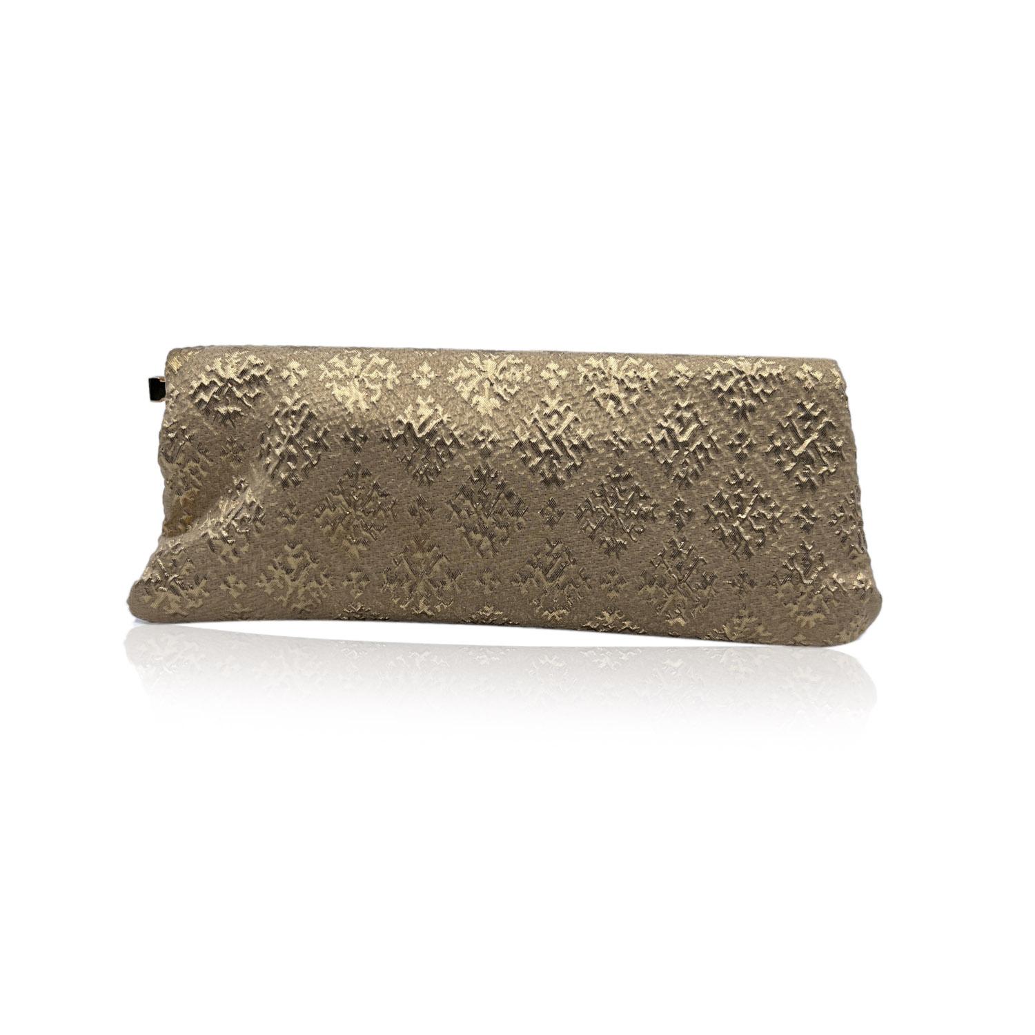 Prada Goldfarbene Brokat-Clutch aus Broccato-Stoff BP0324 im Zustand „Hervorragend“ in Rome, Rome