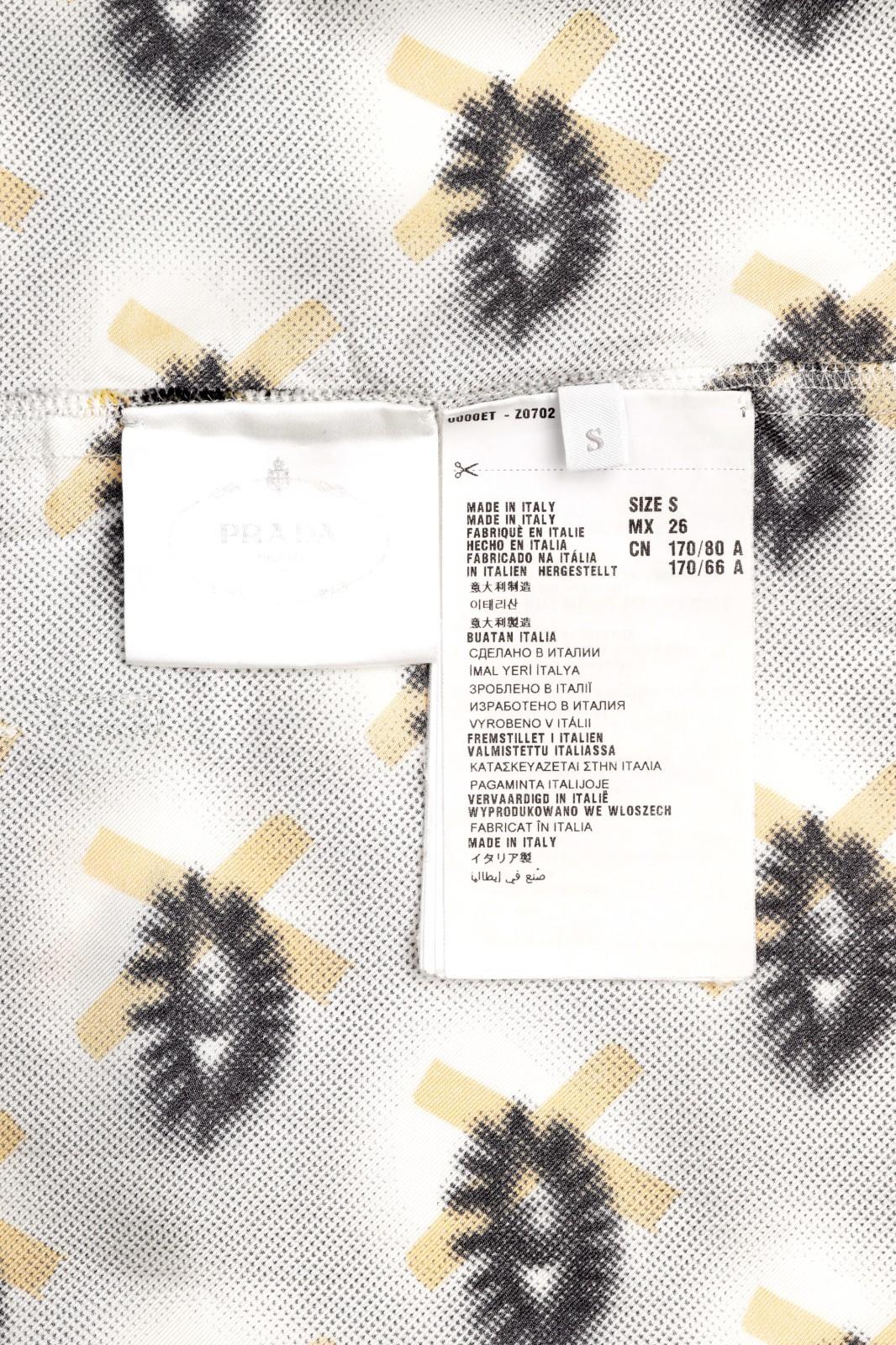 Conjunto de camisa y pantalón estilo pijama Prada Graphic Eyes en seda en venta 2