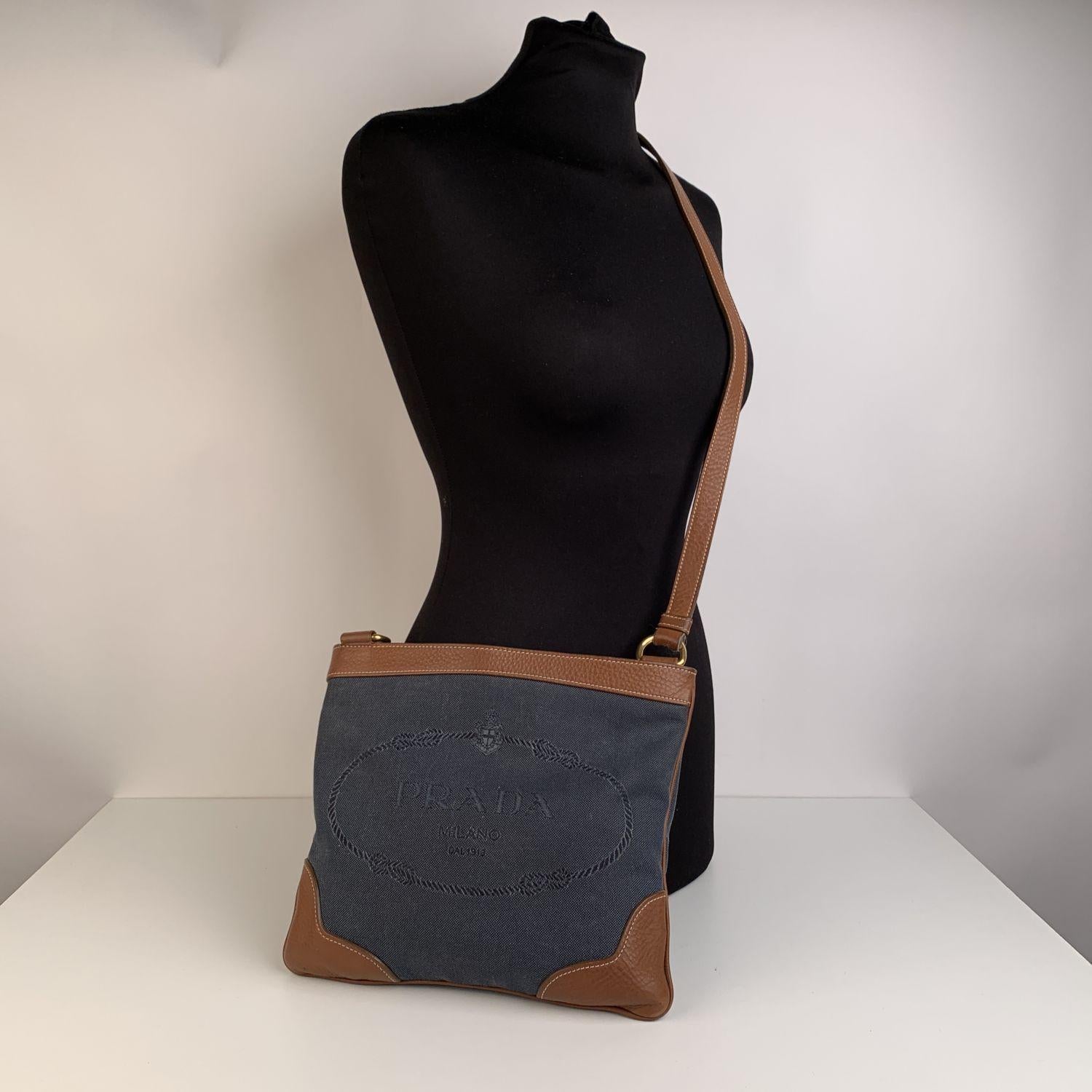 Prada Gray Jacquard Logo Canvas Messenger Shoulder Bag In Excellent Condition In Rome, Rome