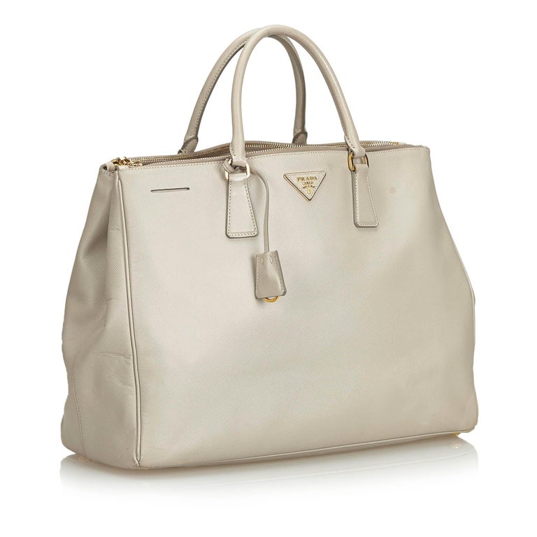 Prada Gray Leather Saffiano Galleria Handbag Italy w/ Authenticity Card