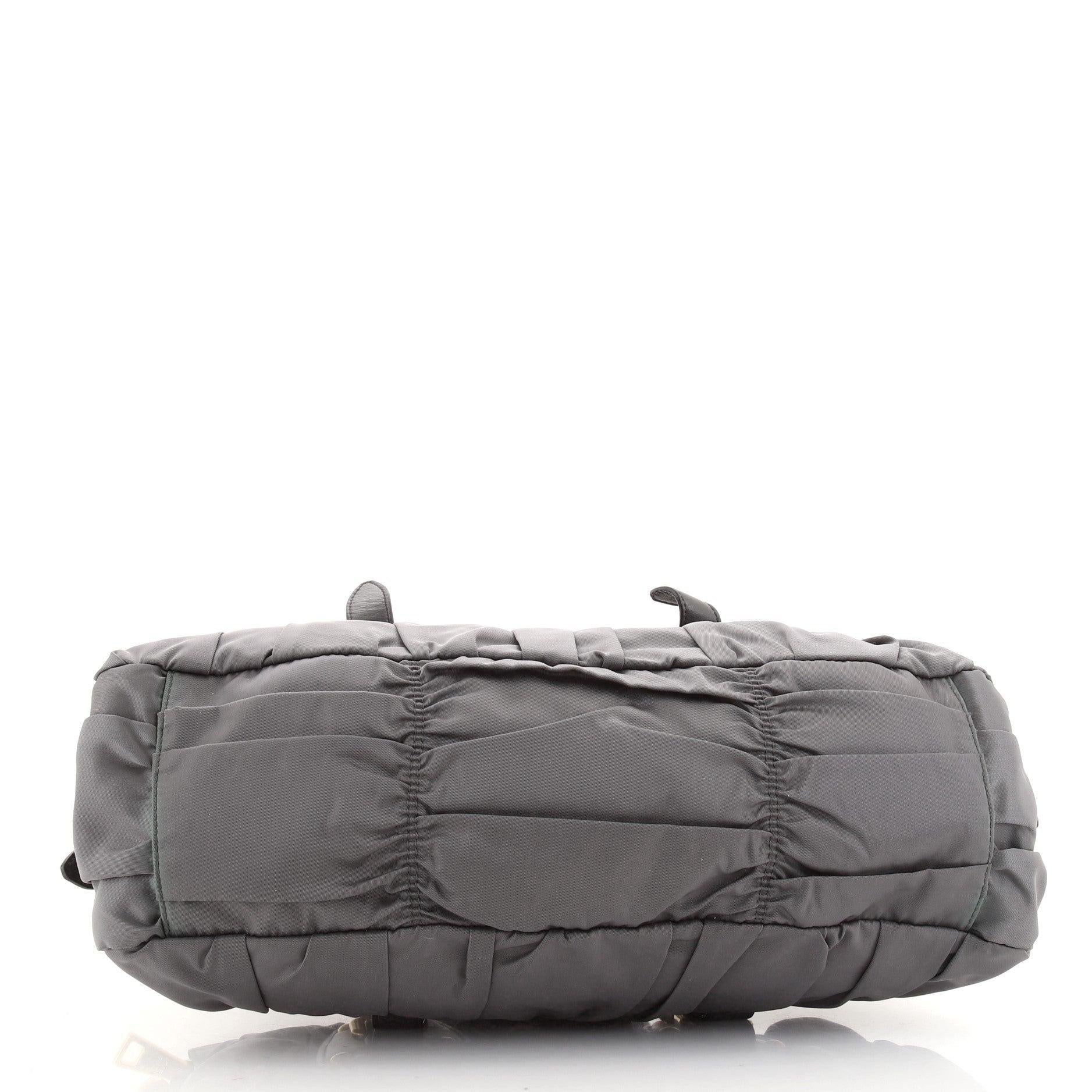 Prada Grau Tessuto Nylon Gaufre Convertible Medium Satchel Tasche im Zustand „Gut“ im Angebot in Irvine, CA