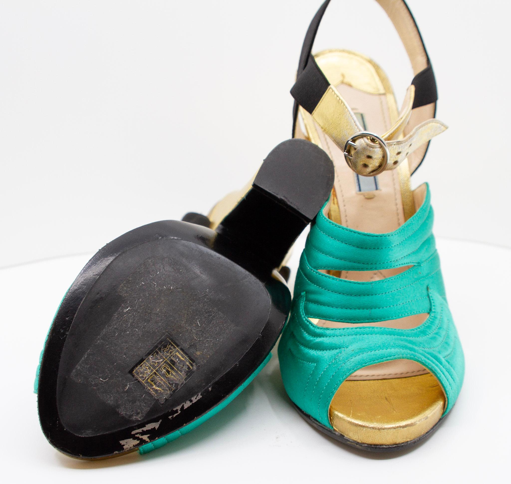 Prada green and gold metallic heels For Sale 2