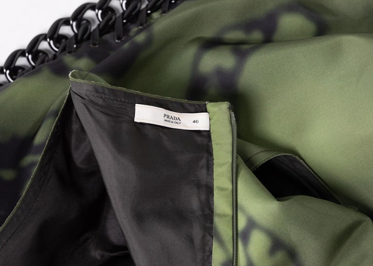Prada Green Black Chain Inset Printed Shift Dress, Resort 2009  For Sale 7