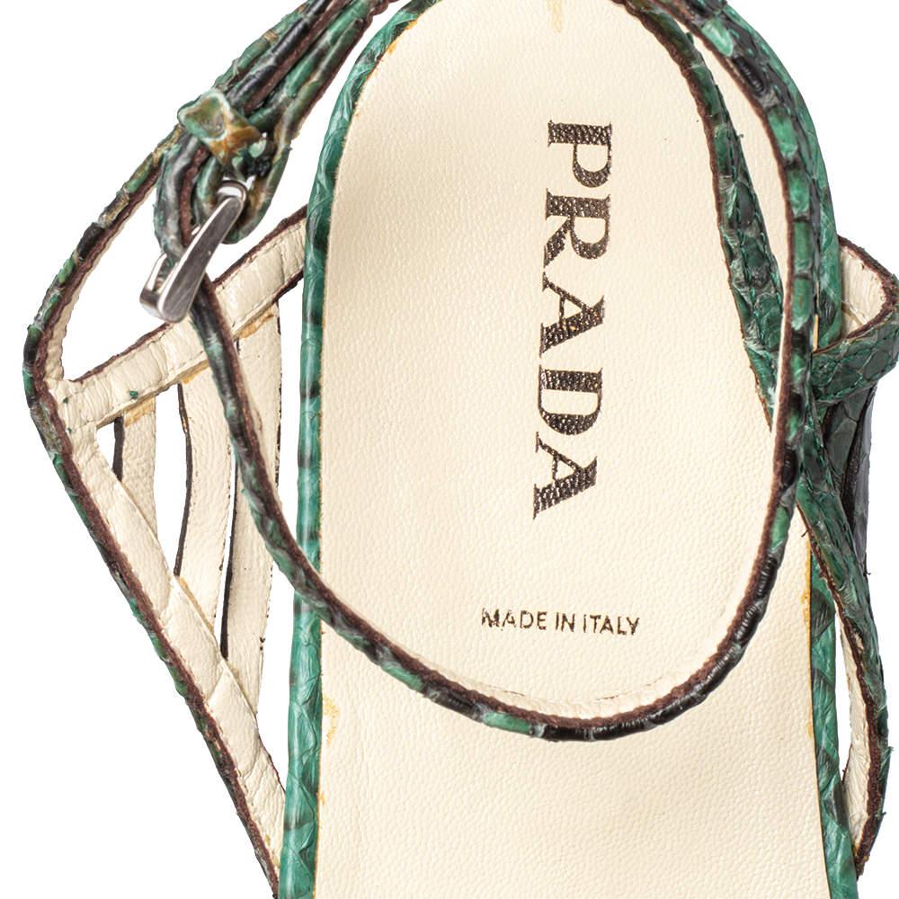 Prada - Sandales plates en python vert/noir avec lanières à la cheville - Taille 37 en vente 1