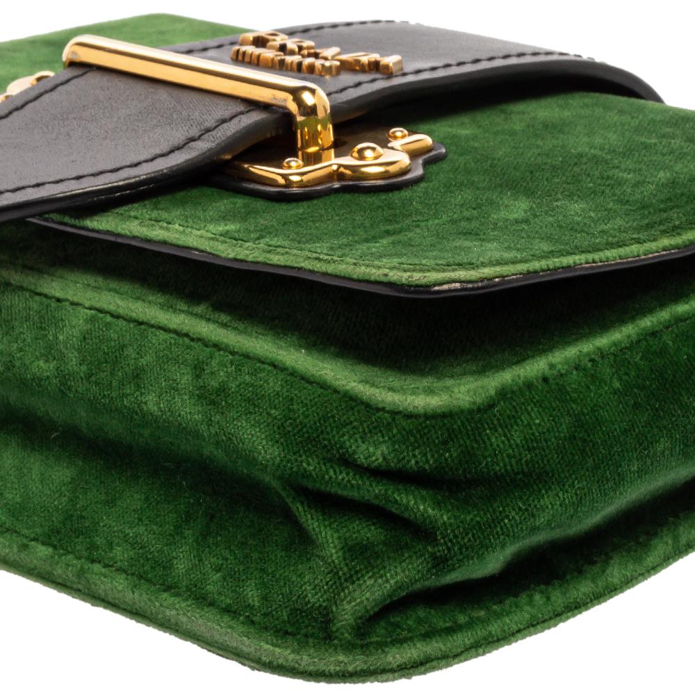Prada Green/Black Velvet and Leather Cahier Shoulder Bag In Good Condition In Dubai, Al Qouz 2