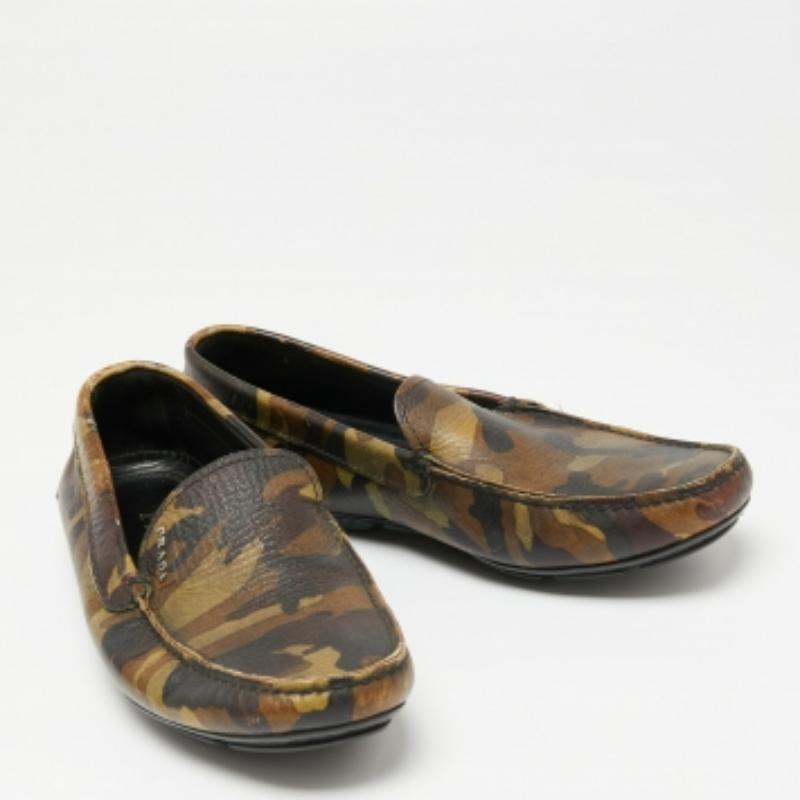 Prada Green Camo Print Leather Slip On Loafers Size 39.5 For Sale 1