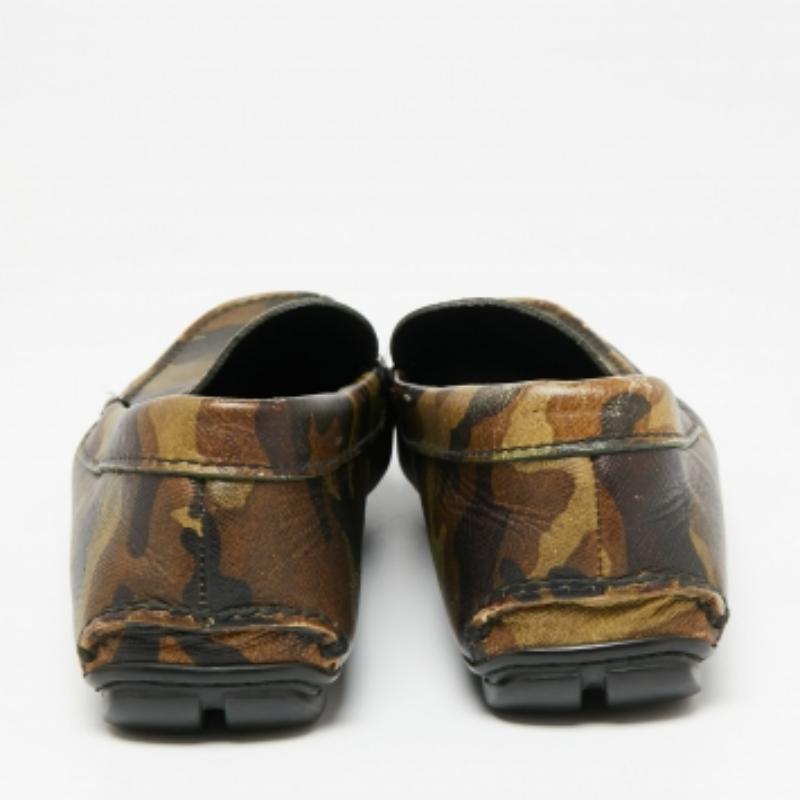 Prada Green Camo Print Leather Slip On Loafers Size 39.5 For Sale 2
