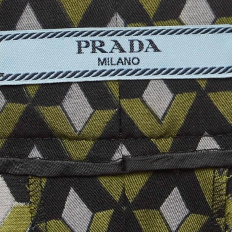 Nero Pantaloncini con cintura in lana vergine con stampa geometrica verde di Prada M. I. in vendita