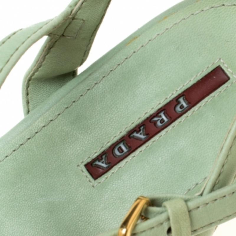 Beige Prada - Sandales espadrilles à lanières à la cheville en cuir vert, taille 36 en vente