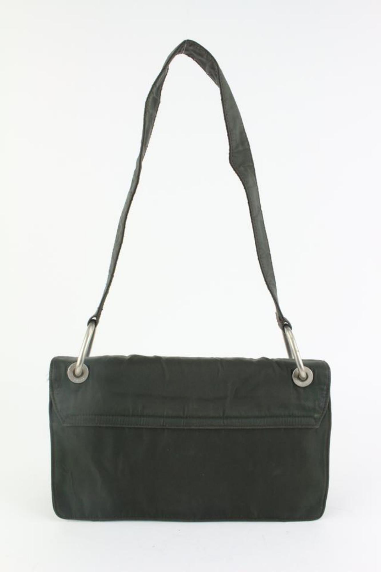Prada Green Nylon Tessuto Shoulder bag 1210p42 In Good Condition In Dix hills, NY