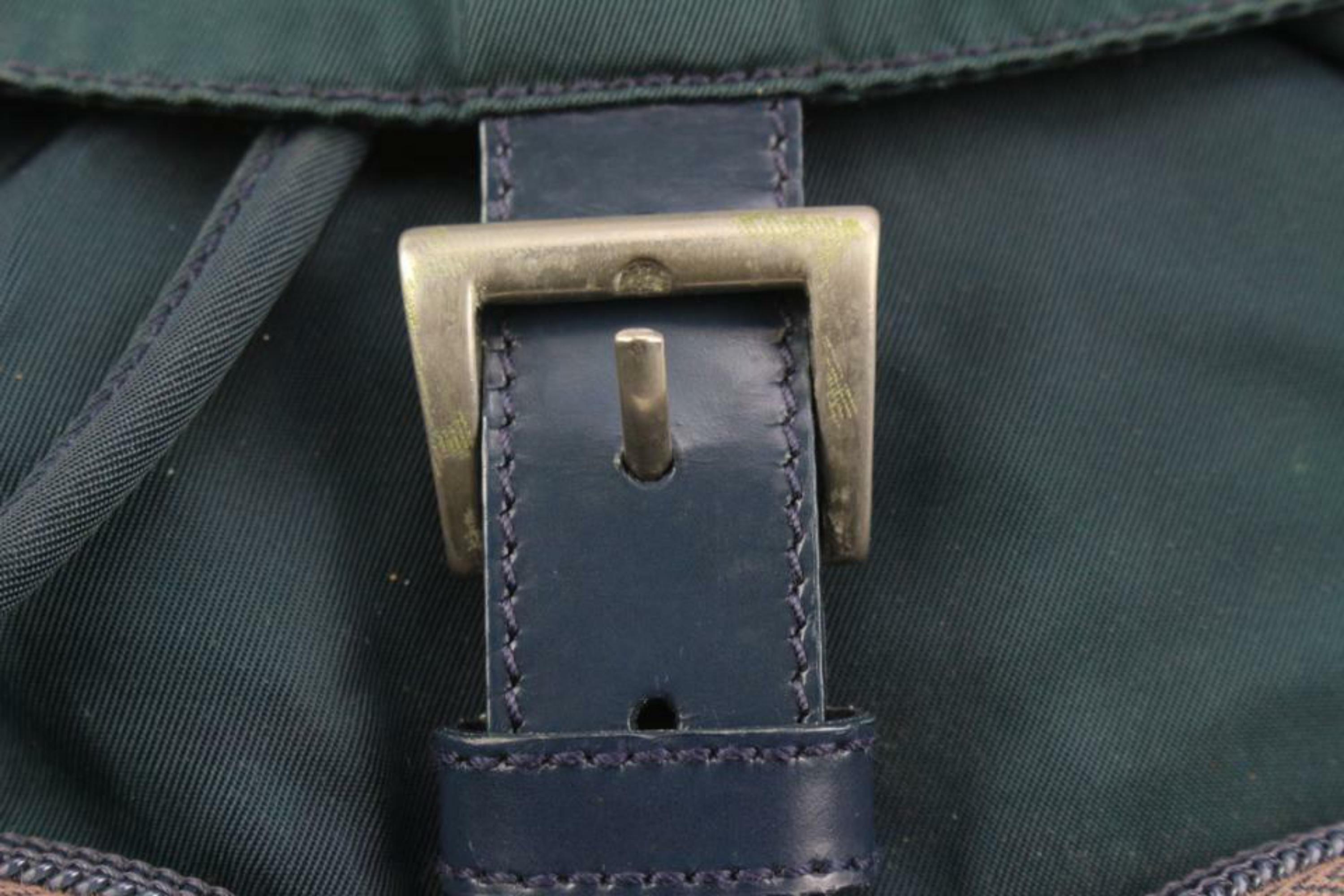 Grüner Nylon-Rucksack mit zwei Taschen von Prada 1P427 im Angebot 3
