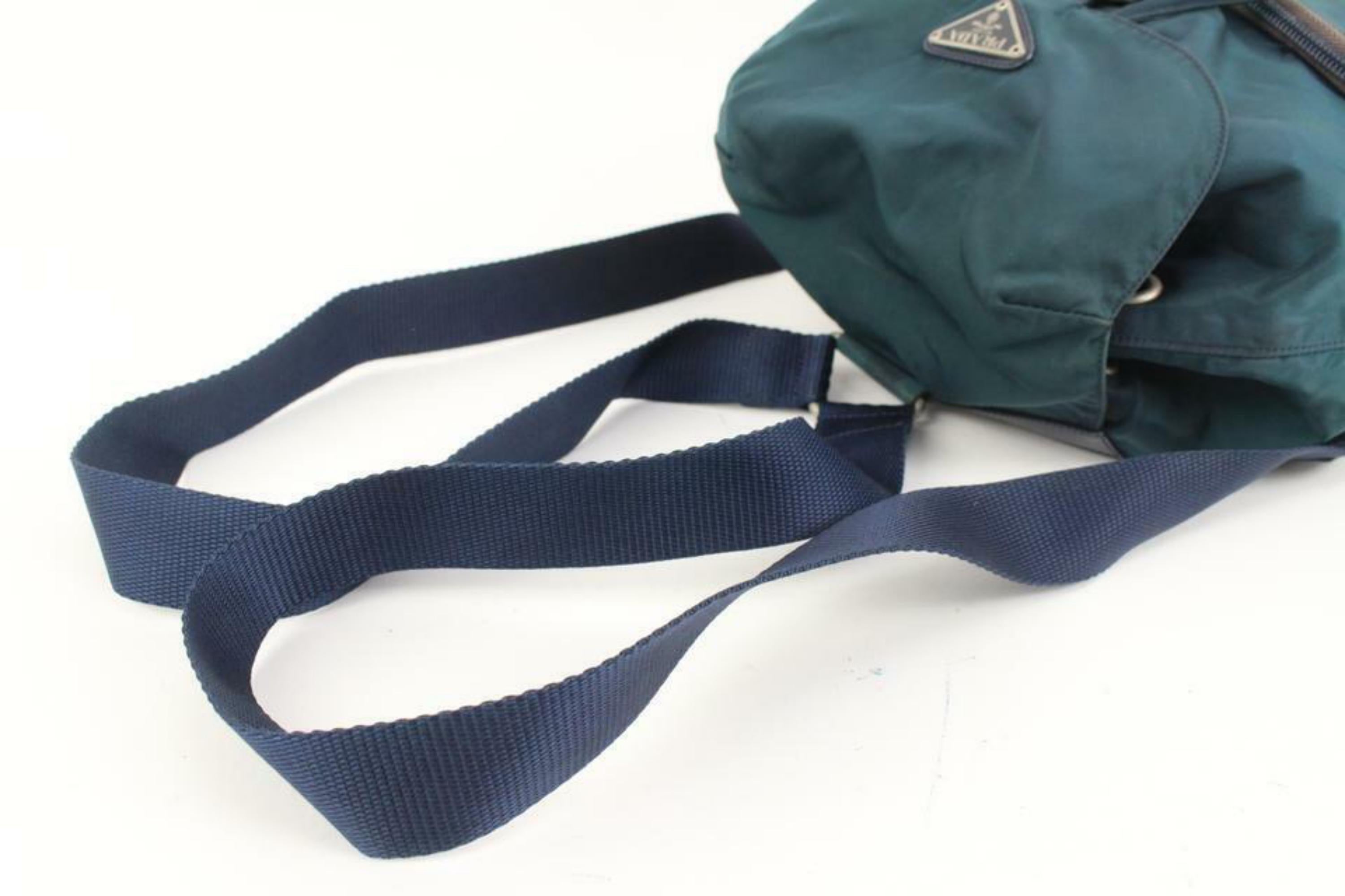 Grüner Nylon-Rucksack mit zwei Taschen von Prada 1P427 für Damen oder Herren im Angebot