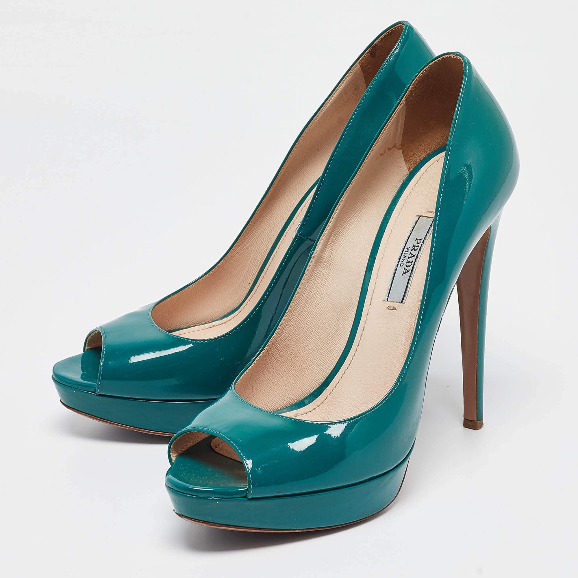 Discover footwear elegance with these Prada womens pumps. Meticulously designed these heels marry fashion and comfort ensuring you shine in every setting.
