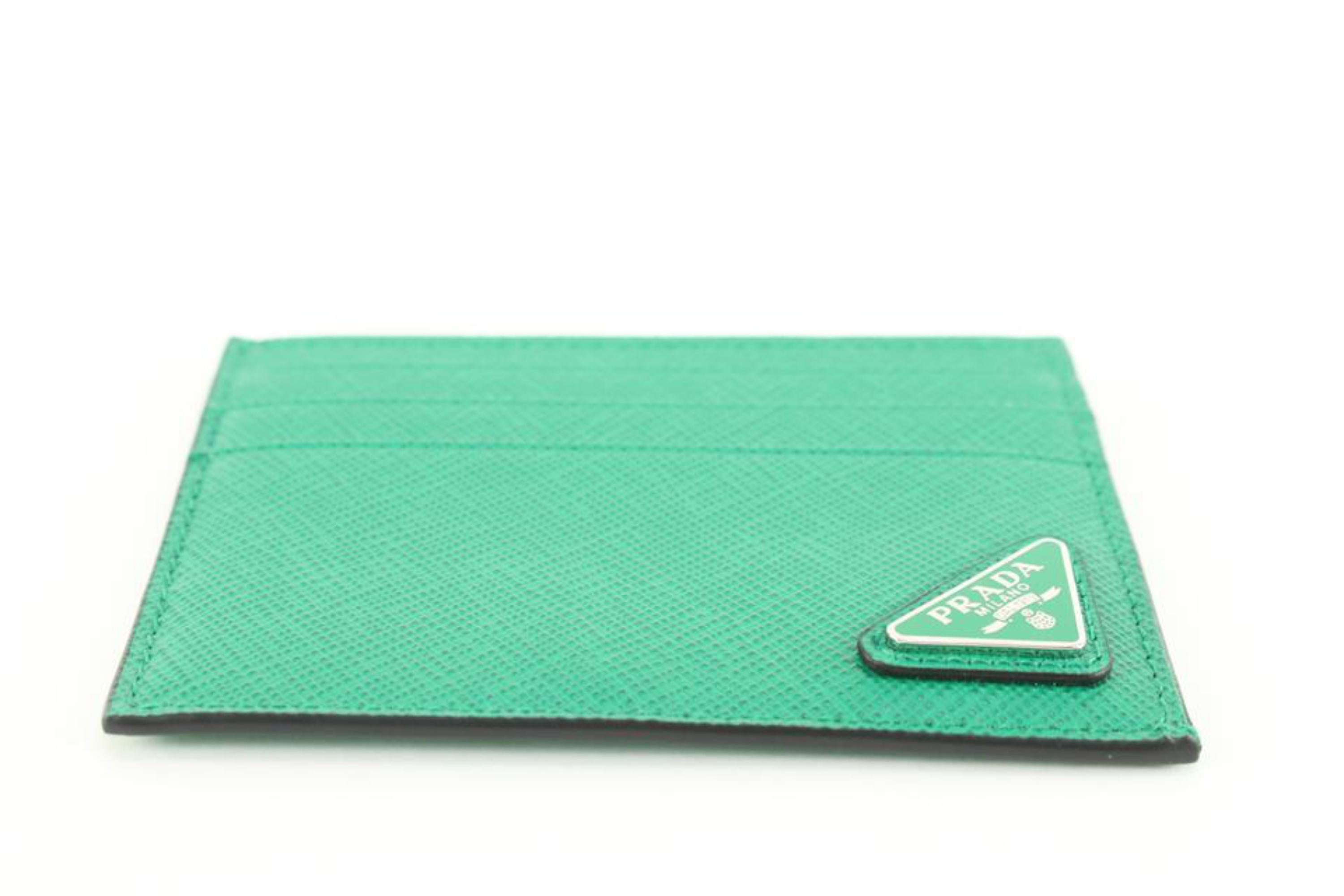 Prada Green Saffiano Leather Card Holder 57p825s In New Condition In Dix hills, NY