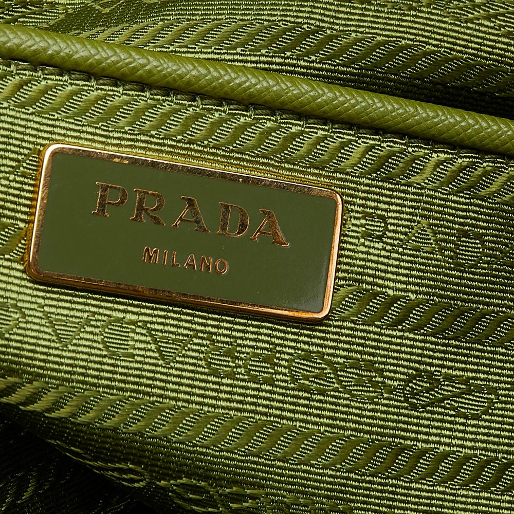 Prada Green Saffiano Leather Promenade XL Top Handle Bag In Good Condition In Dubai, Al Qouz 2