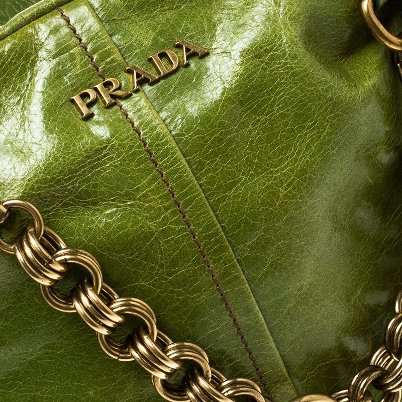 Prada Grüne Vitello Shine Bowlertasche aus Leder Damen