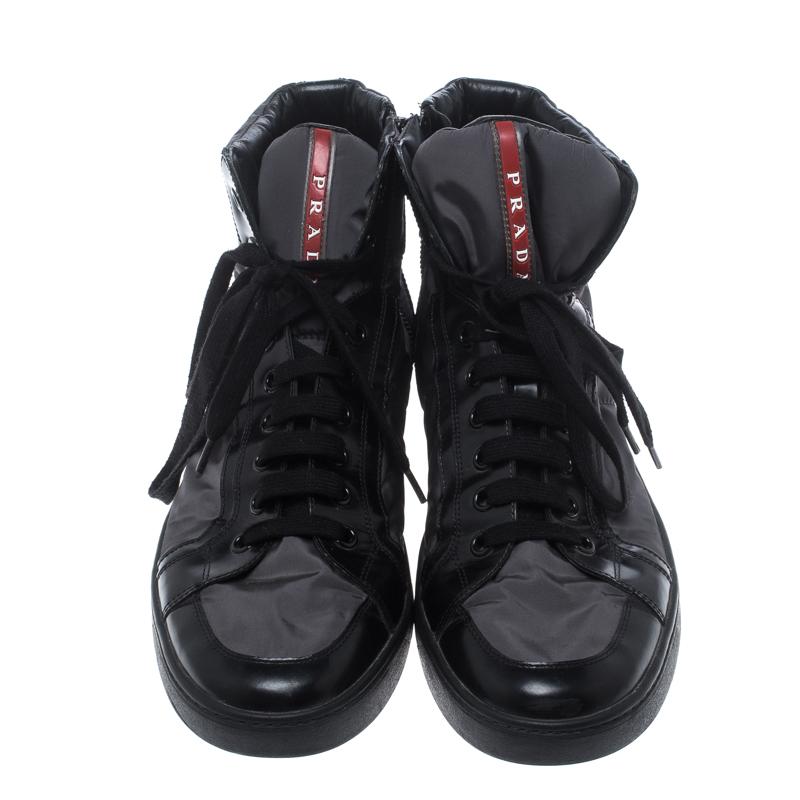 Prada Grey/Black Nylon and Leather High Top Lace Up Sneakers Size 44 In Good Condition In Dubai, Al Qouz 2