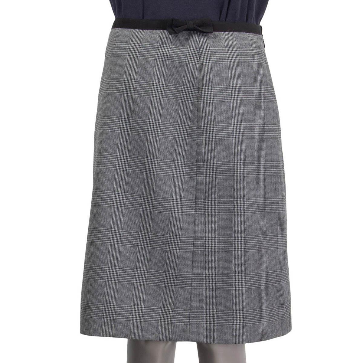 grey knee length skirt
