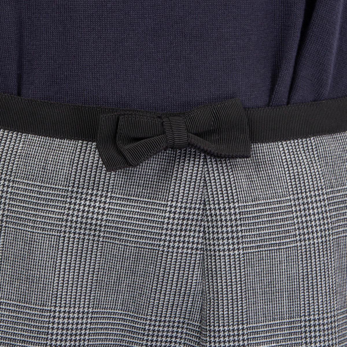 Black PRADA grey black wool HOUNDSTOOTH PLAID Skirt 40 S For Sale