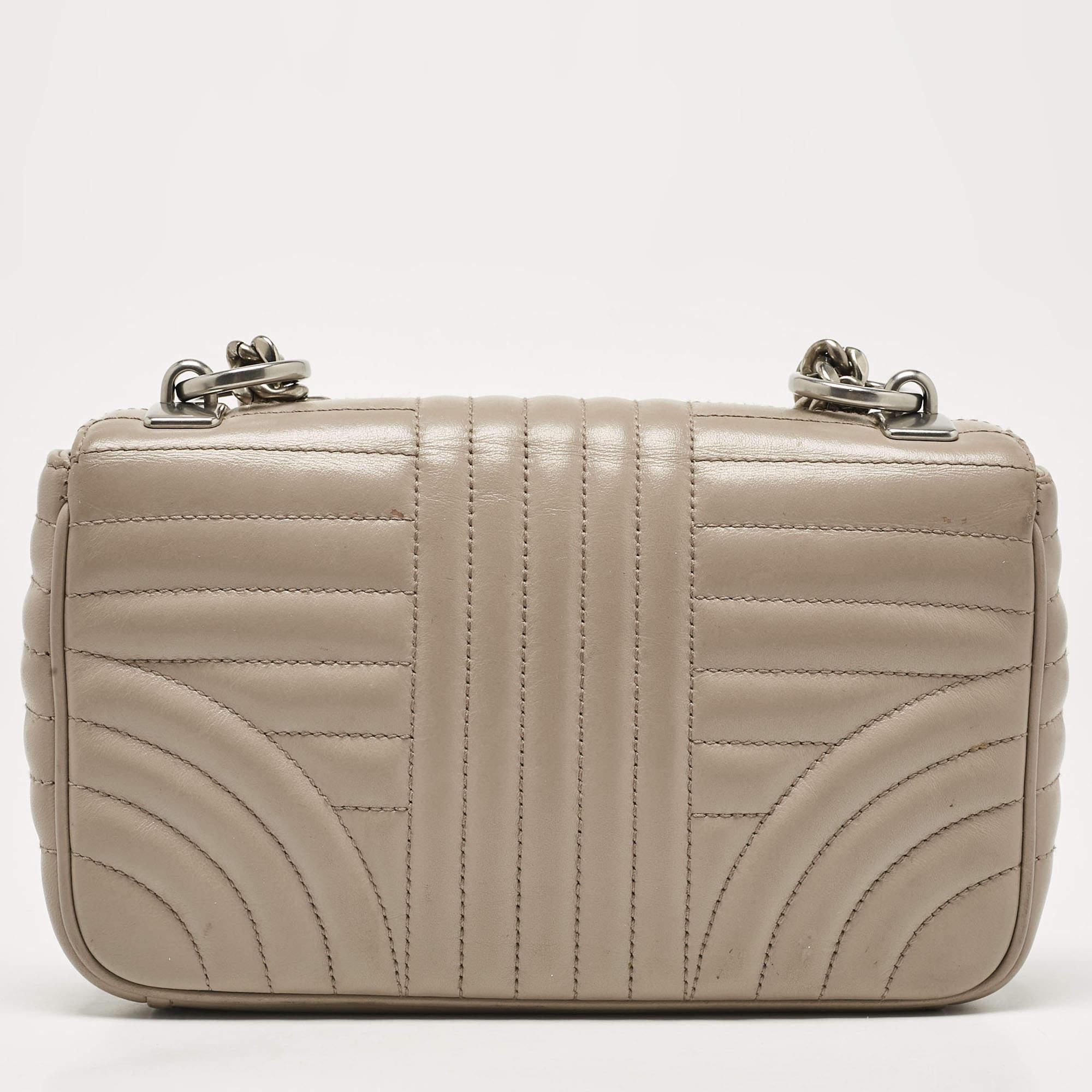 Prada Grey Diagramme Leather Flap Crossbody Bag In Good Condition For Sale In Dubai, Al Qouz 2