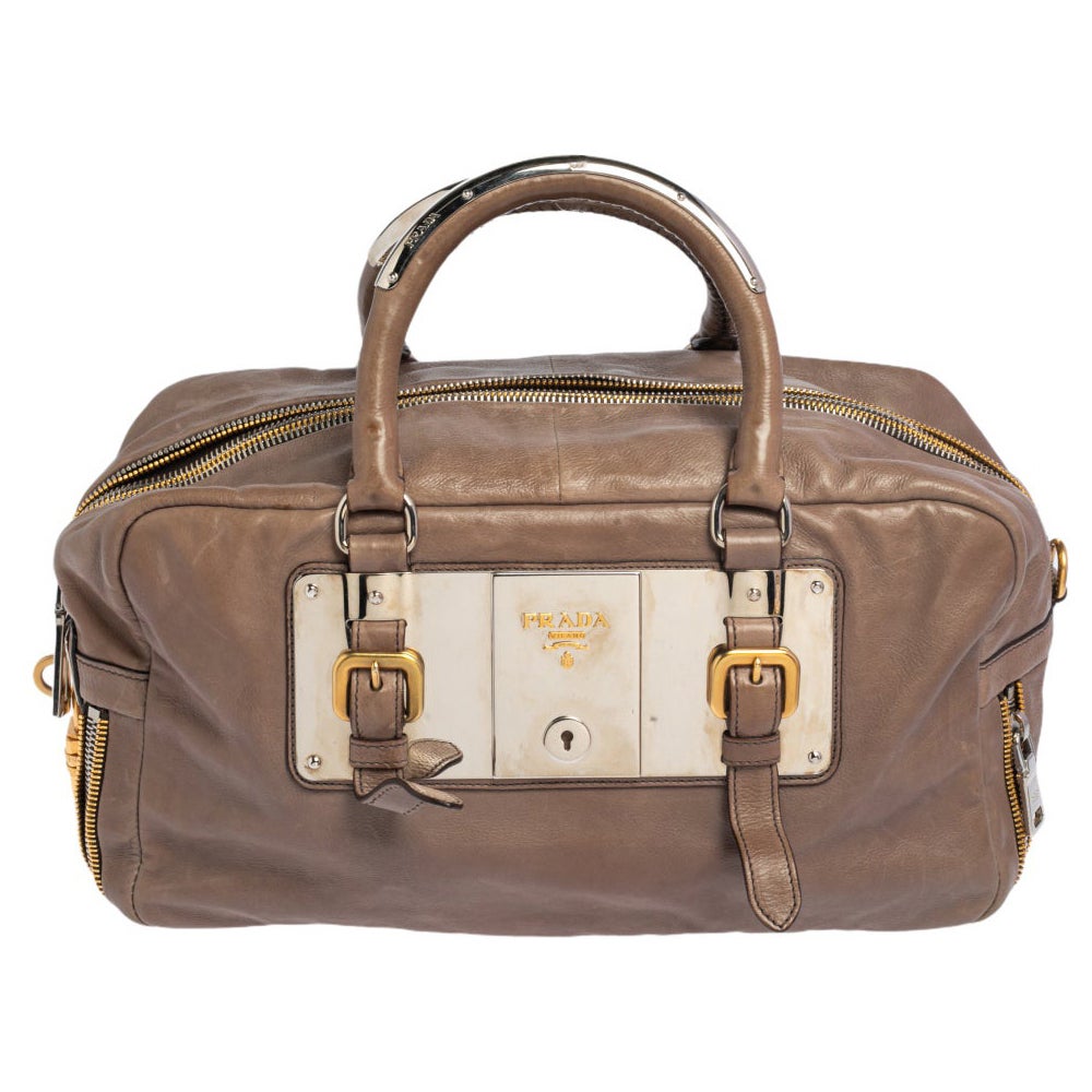 Prada Bauletto Tasche aus grauem Glace-Leder mit Reißverschluss