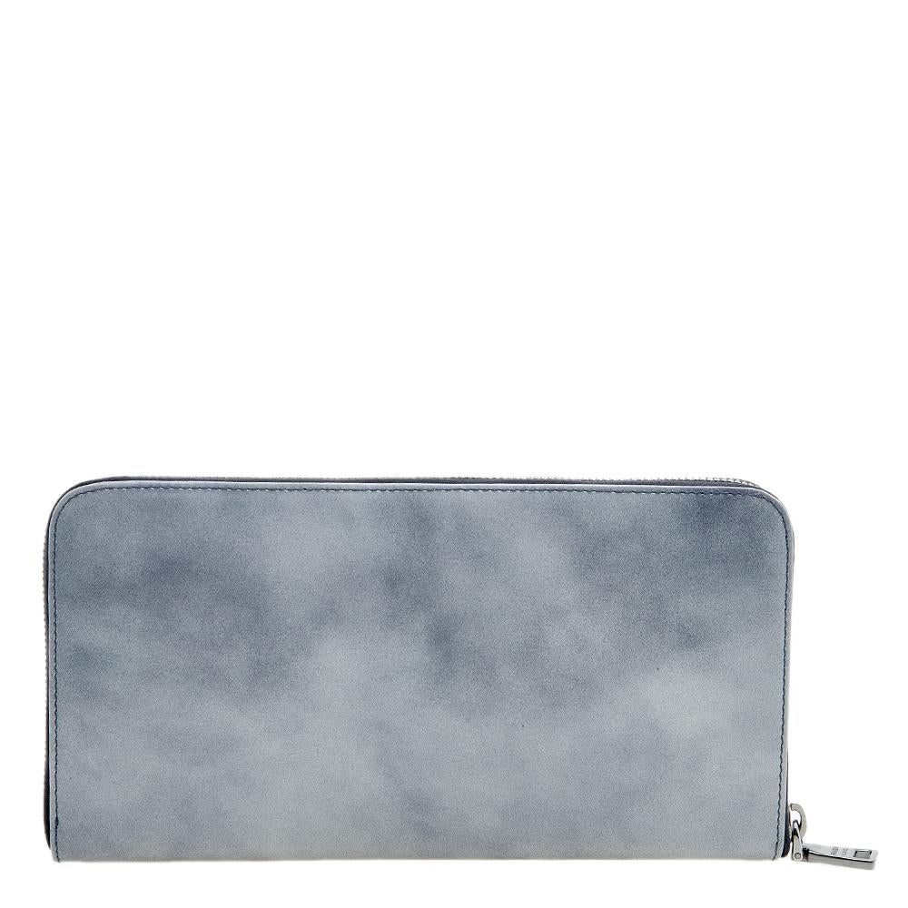 Make this functional wallet from Prada your go-to accessory this season. Created with grey glossy leather on the exterior with a logo motif attached to the front, this wallet lends a luxe appearance to your ensemble. The zip-around closure opens to