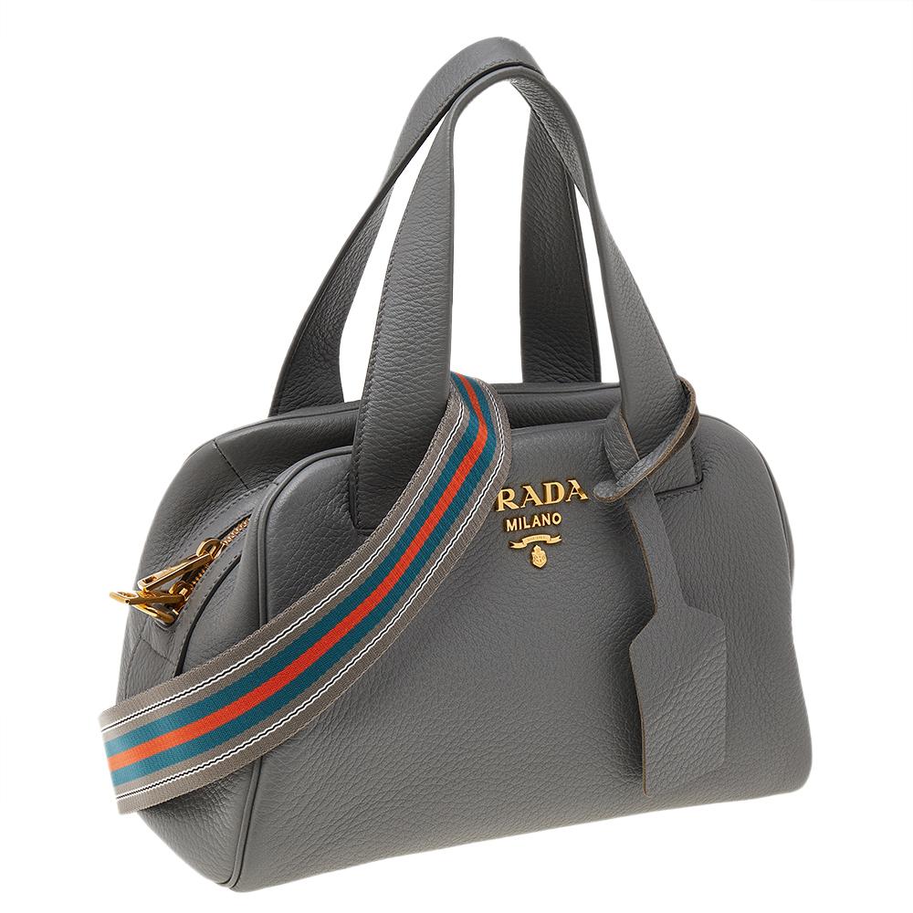 Prada Grey Leather Shoulder Bag In Good Condition In Dubai, Al Qouz 2