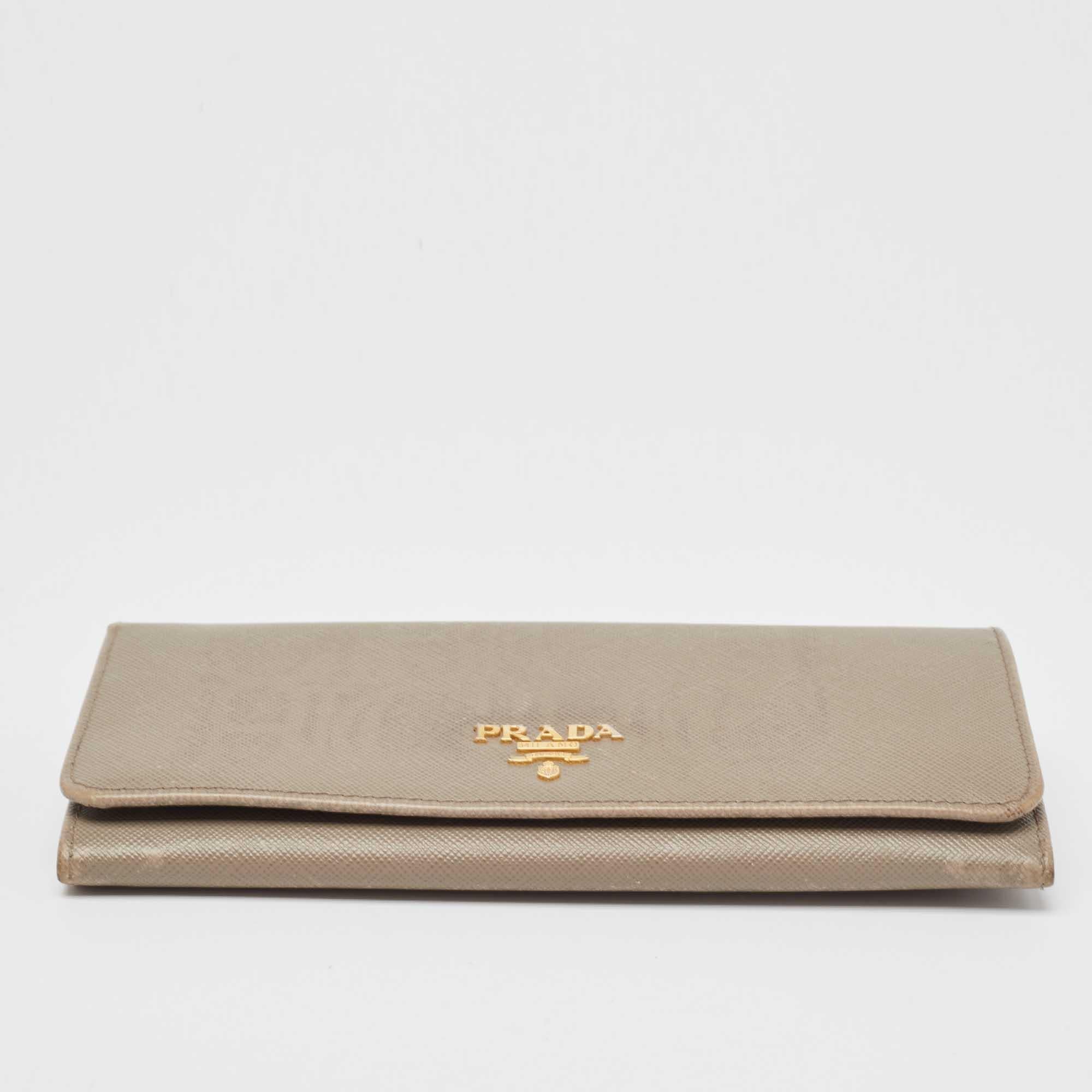 Prada Grey Saffiano Leather Flap Continental Wallet For Sale 5