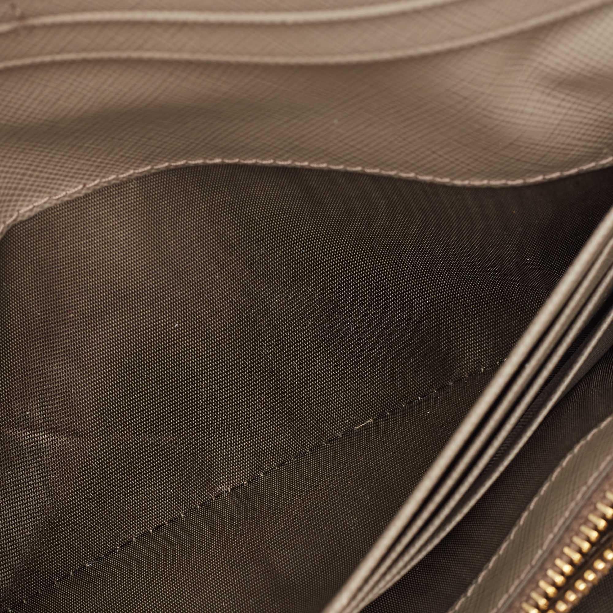 Prada Grey Saffiano Leather Flap Continental Wallet In Excellent Condition For Sale In Dubai, Al Qouz 2