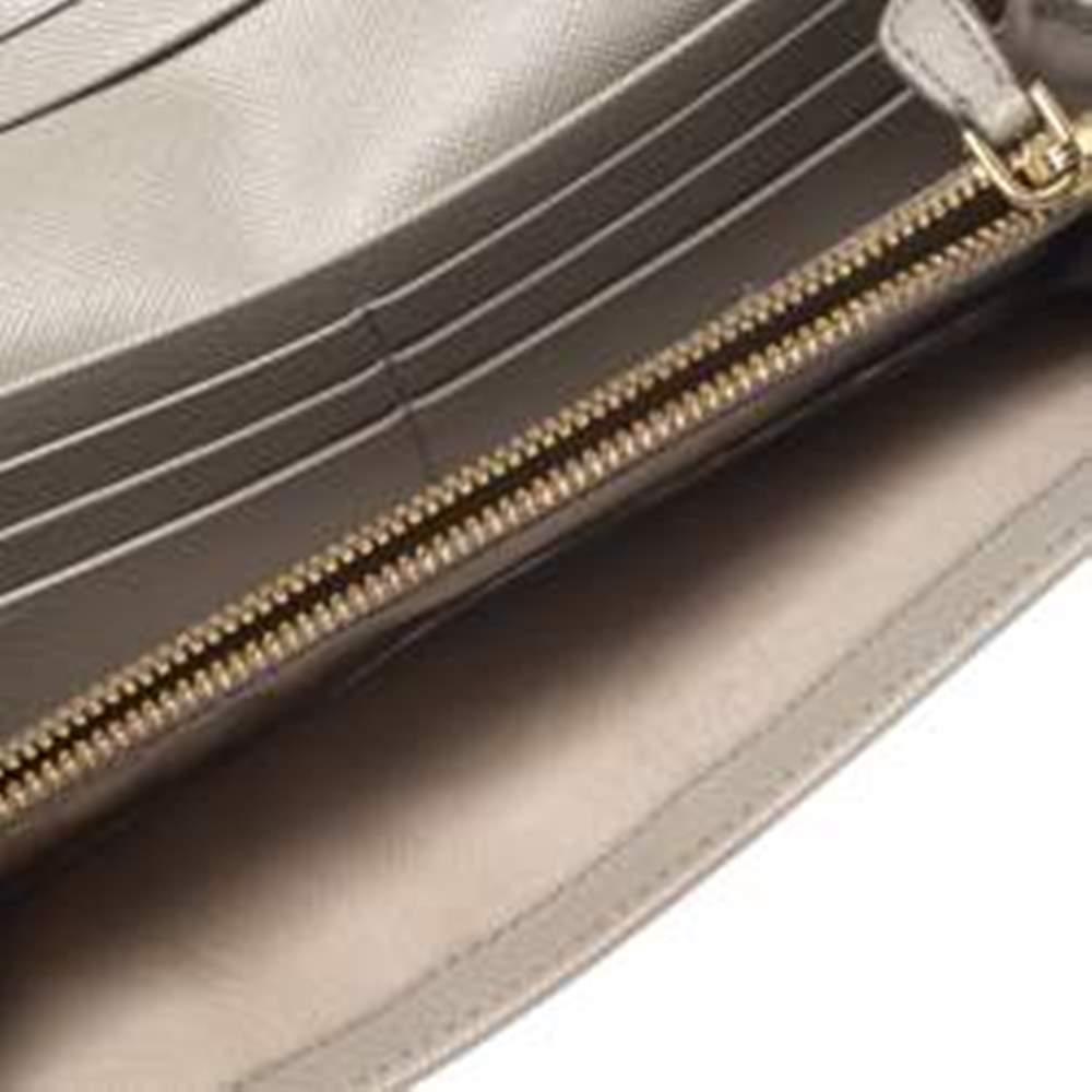 Prada Grey Saffiano Leather Flap Continental Wallet In Good Condition In Dubai, Al Qouz 2