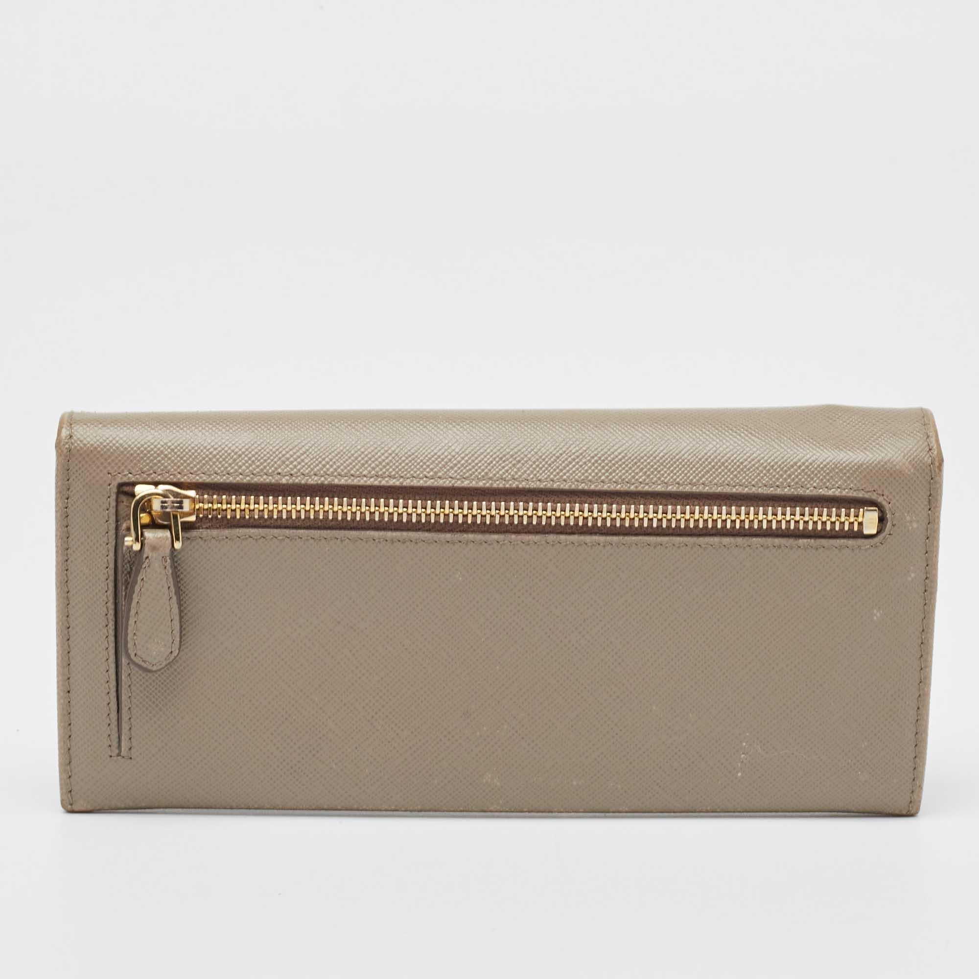 Prada Grey Saffiano Leather Flap Continental Wallet For Sale 1
