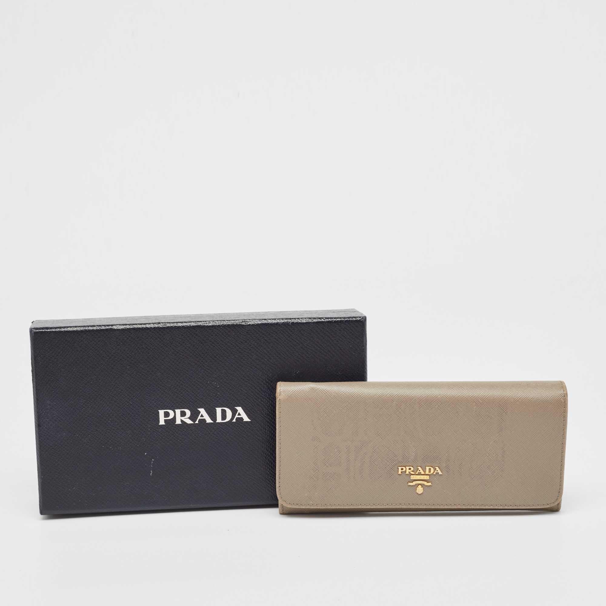 Prada Grey Saffiano Leather Flap Continental Wallet For Sale 4