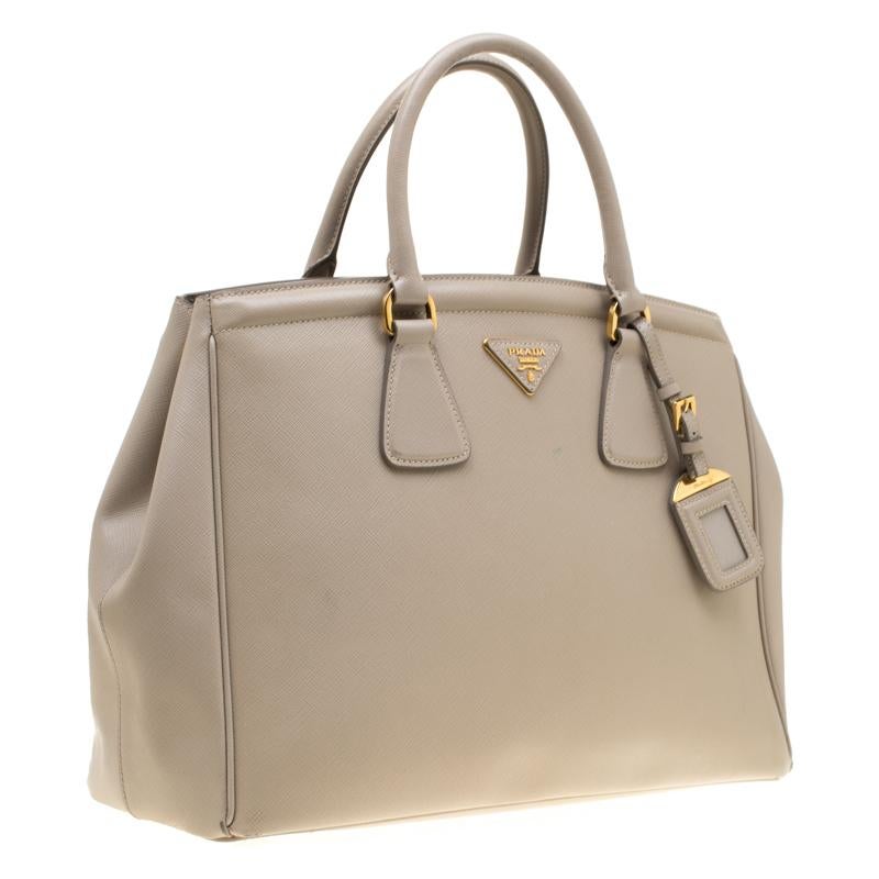 Prada Grey Saffiano Lux Leather Parabole Tote In Good Condition In Dubai, Al Qouz 2